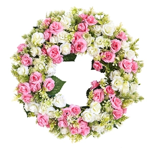 Couronne de roses artificielles roses et blanches avec feuilles vertes pour décoration