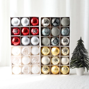 Set of 4 boxes with 9 hand-painted 8cm Christmas ball ornaments in varied festive finishes