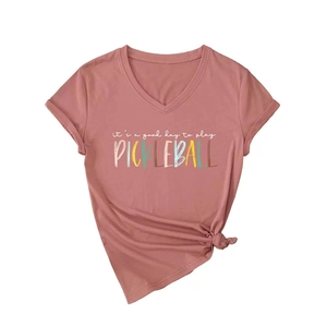 T-shirt da donna scollo a V rosa antico con slogan grafico colorato Pickleball