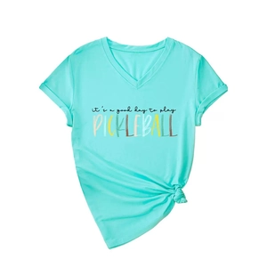 T-shirt Pickleball verde menta con scollo a V, stampa grafica e nodo laterale trendy