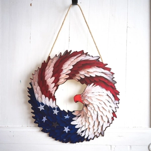 Panneau de porte en bois aigle patriotique avec drapeau américain sur mur rustique