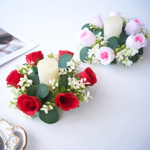 Portavelas con corona de rosas artificiales con flores rojas y rosas para mesa