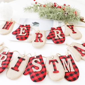 Guirlande de Noël avec gants en lin à carreaux rouges et noirs et texte Merry Christmas