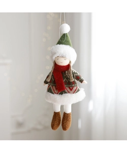 Details des Weihnachts-Mädchen-Anhängers mit rot-grünem Strickkleid und Plüschmütze
