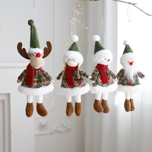 Weihnachts-Plüschpuppen Set mit Weihnachtsmann, Rentier und Schneemann Anhängern