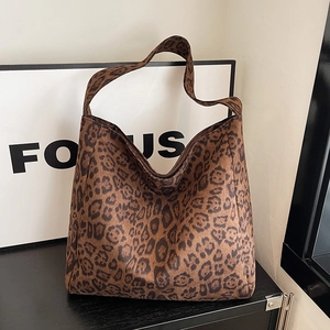 Women Trendy Leopard Print Large Tote Bag 2025 New Fashion Suede Texture Hobo Shoulder Bag Large Capacity Vintage Bag