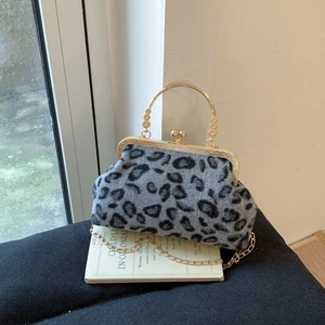 Leopard Print Faux Fur Crossbody Bag Retro Metal Clasp Evening Handbag For Women Vintage Party Style