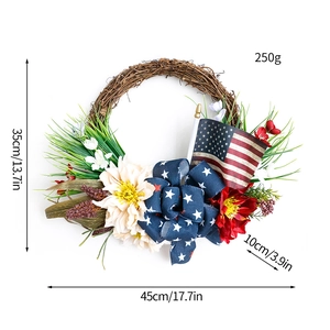 Close-up of July 4th patriotic wreath showing dimensions 45cm x 35cm and 250g weight