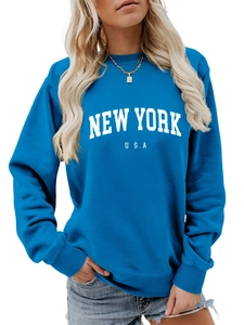 Dettaglio della stampa New York USA su tessuto felpa girocollo blu reale