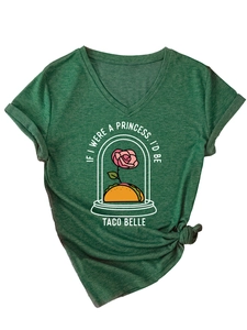 Λεπτομέρεια T-shirt με λαιμόκοψη V, στάμπα Taco Belle και κόμπο στο τελείωμα