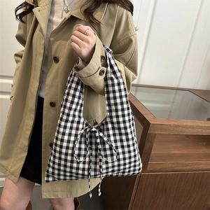Retro black and white gingham shoulder bag with decorative bow and large capacity