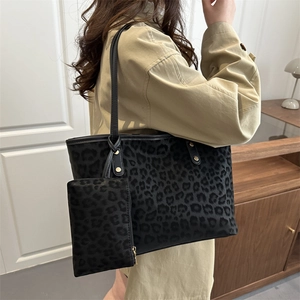 Sac fourre-tout tendance à motif léopard pour femme avec petite pochette assortie