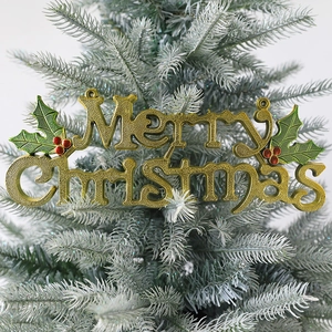 Merry Christmas Hanging Sign Golden Plastic Plaque With Holly Leaves And Red Berries Festive Holiday Party Home Decoration