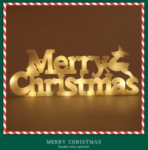 Détail de la décoration LED Merry Christmas avec renne pour une ambiance de Noël