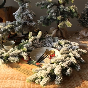 1.8m snow-flocked PE artificial Christmas garland for Nordic winter home decoration
