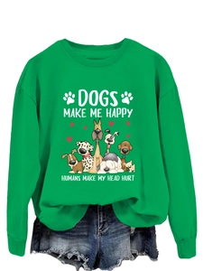 Détail du sweat vert avec illustration de chien Dogs Make Me Happy et texte imprimé