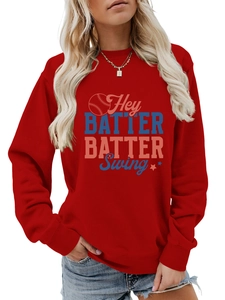 Détail du sweat rouge Hey Batter Batter Swing avec motif de baseball et poignets côtelés