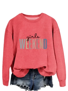 Détails du sweat rose Girls Weekend avec imprimé de lettres colorées
