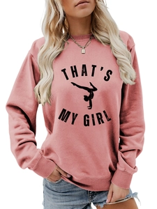 Détail de l'imprimé That's My Girl et silhouette de gymnaste sur sweat rose en coton