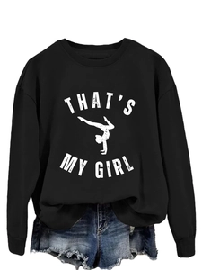 Détail du sweat en coton avec imprimé That's My Girl et silhouette de gymnaste