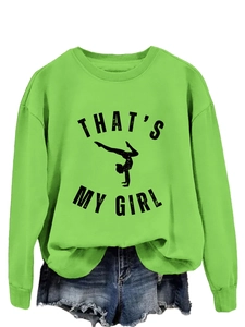 Détail du sweat-shirt vert néon avec imprimé THAT'S MY GIRL et col rond pour femme