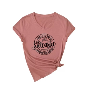 T-shirt col V femme rose poudré avec imprimé soleil et nœud élégant à l'ourlet bas