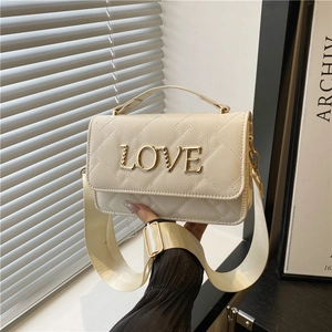 Sac Bandoulière Femme en Cuir PU Matelassé Avec Décoration de Lettres en Métal LOVE Sac à Épaule Losange Large Bandoulière