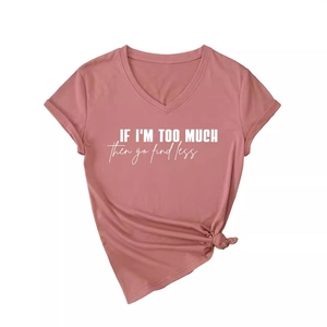 Damen V-Ausschnitt T-Shirt in Altrosa mit Buchstabendruck und modischem Knotendetail