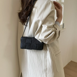 Fashionable black woven rectangular shoulder bag for women with wide intrecciato texture