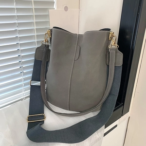Minimalist Bucket Bag PU Leather Contrast Stitching Crossbody Shoulder Bag With Wide Strap For Women Urban Style Golden Hardware