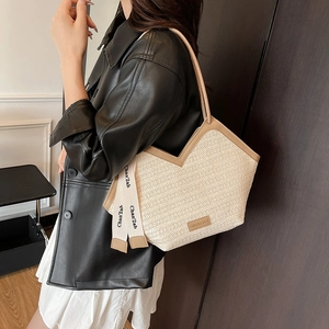 Contrast trim woven tote bag with V-cut opening and decorative silk ribbon