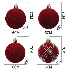 Detalle de cuatro bolas de Navidad rojas flocadas con diámetro 6cm y texturas de terciopelo