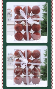 Detalle de 12 bolas de Navidad flocadas en terciopelo rojo óxido y texturas mates