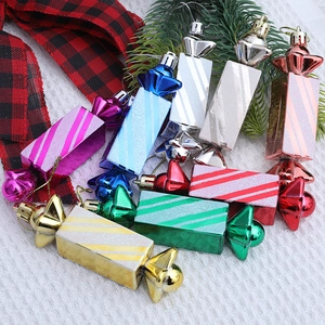 Decorazioni natalizie a forma di caramelle colorate glitterate con cordini da appendere