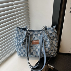 Denim Checkerboard Tote Bag For Women Frayed Edges Large Capacity Shoulder Bag With Metal Chain Strap Vintage Handbag