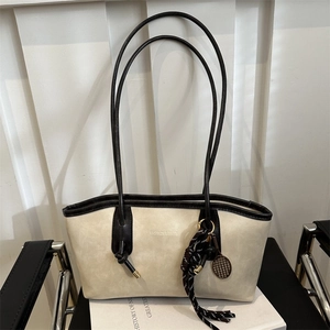 Sac cabas rétro en daim crème avec bordure marron et longues bretelles pour femmes