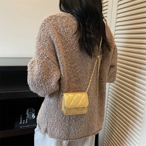 Mini sac bandoulière matelassé jaune avec chaîne dorée en similicuir pour femmes