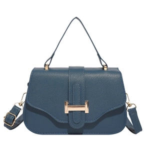 Borsa a mano vintage francese in pelle blu scuro con fibbia dorata e tracolla rimovibile