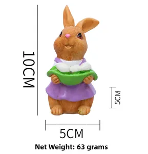 Detalle de figura de conejo de Pascua en resina con vestido violeta y huevos, 63g