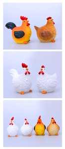 Détail des figurines de poussins de Pâques en résine avec texture de plumes fine