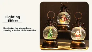 Gros plan de lanterne de Noël rétro avec lumière LED chaude et effet de neige tournante
