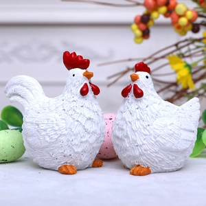 Lot de 2 figurines de poule de Pâques en résine blanche avec texture plume et crête rouge