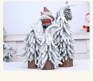 Lot de 3 sapins de Noël floqués avec cimes courbées et socles en bois naturel