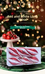 Detail von rot-weißen Spiral-Weihnachtskugeln mit Glitzersternen in einer 6er-Box