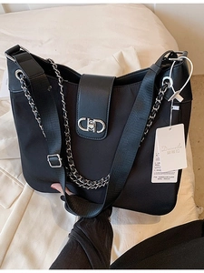 Large Capacity Women Shoulder Bag PU Leather Nylon Splicing Silver Chain Minimalist Crossbody Tote Urban Fashion Versatile Handbag