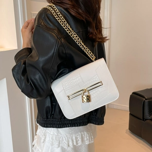 White PU leather shoulder bag with crocodile pattern and chunky gold chain strap