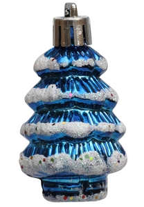 Detalle de adorno de árbol azul con bordes nevados escarchados y acabado brillante de purpurina