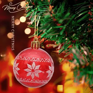 Bola de Navidad roja de 6cm en PET con purpurina plateada colgada en el abeto