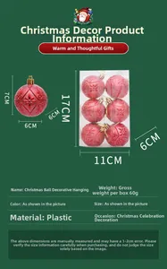 Détail de boules de Noël rouges de 6cm avec relief floral dans un ensemble de 6