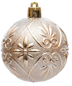 Detail van het reliëf op een 6cm champagnegouden kerstbal met bloemenpatronen en ornamenten